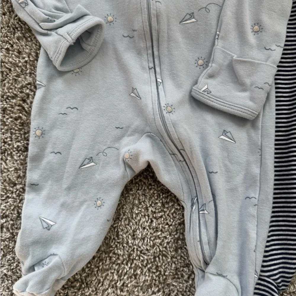 Carter’s Baby Boy 3-Pack bundle Footed Zip Sleepers Pajamas Blue Striped Size 3M